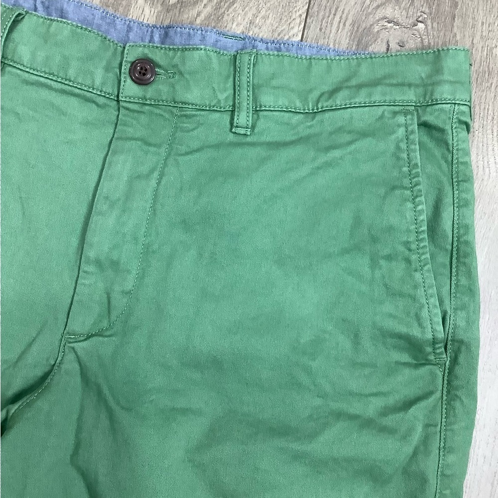 Men's L.L. Bean 35 Golf Shorts Khaki Green Stretch Khakis Chino Standard Fit EUC - Picture 5 of 9